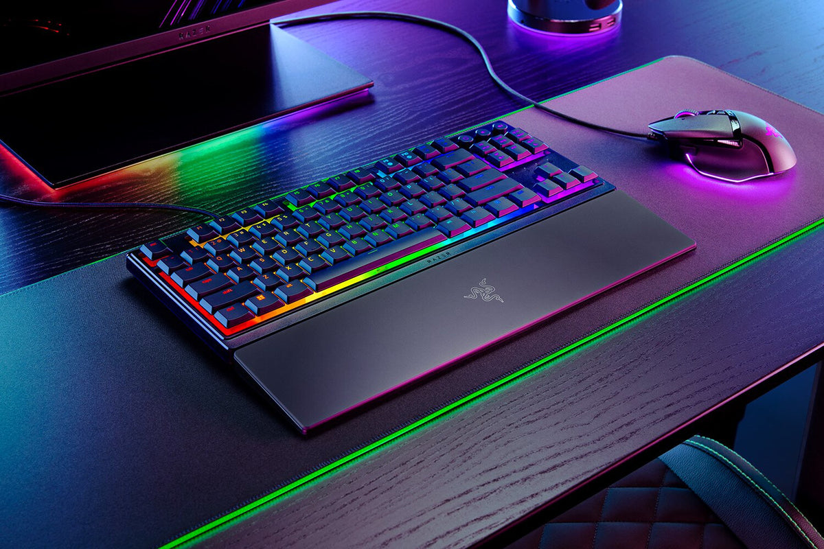 Razer Ornata V3 Tenkeyless - USB Wired RGB Mecha-membrane Gaming Keyboard in Black (QWERTY UK)