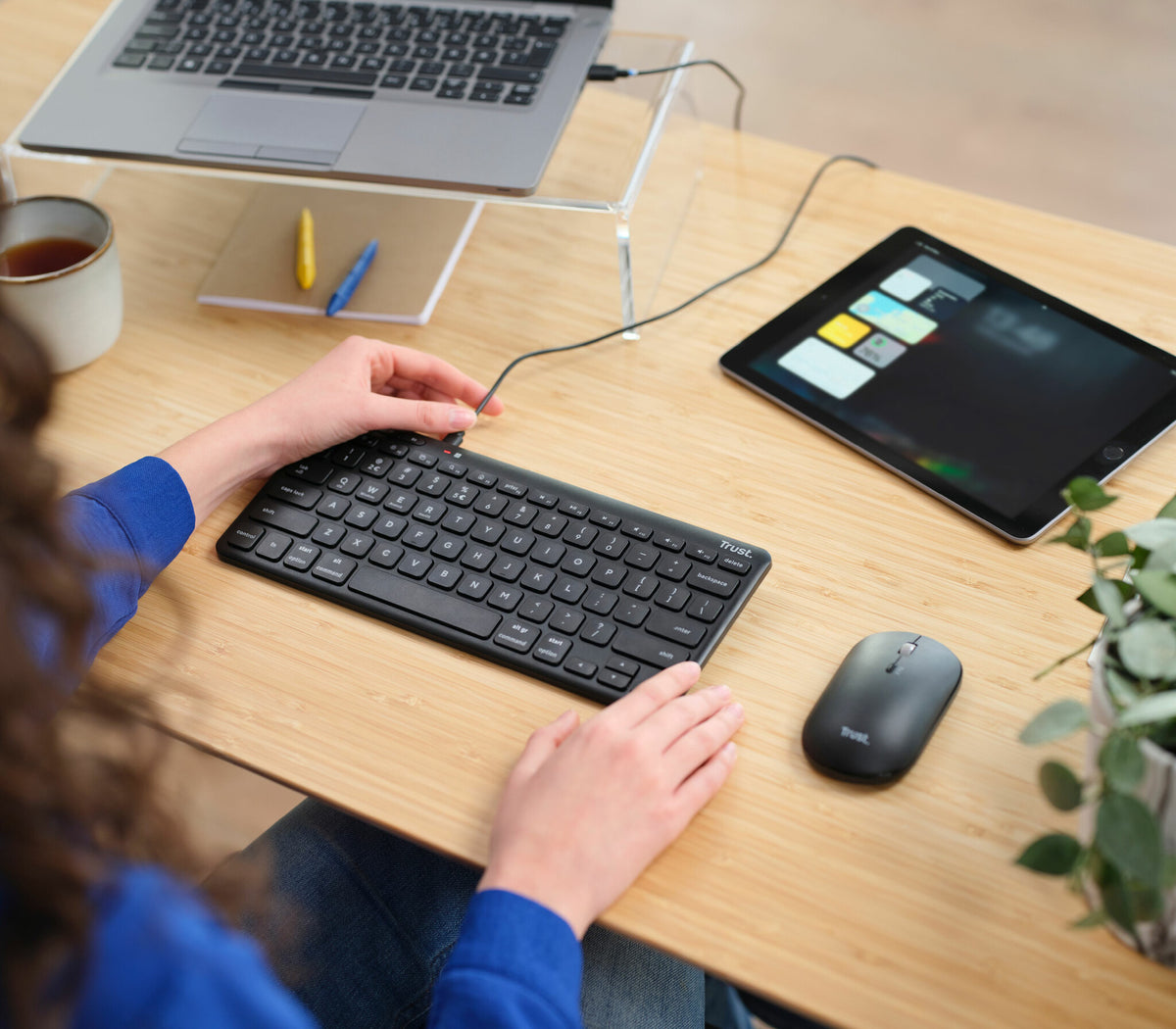 Trust Lyra Mini - USB Wired + RF Wireless + Bluetooth Membrane Keyboard in Black (QWERTY UK)