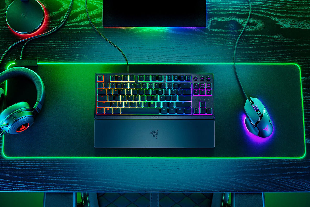 Razer Ornata V3 Tenkeyless - USB Wired RGB Mecha-membrane Gaming Keyboard in Black (QWERTY UK)