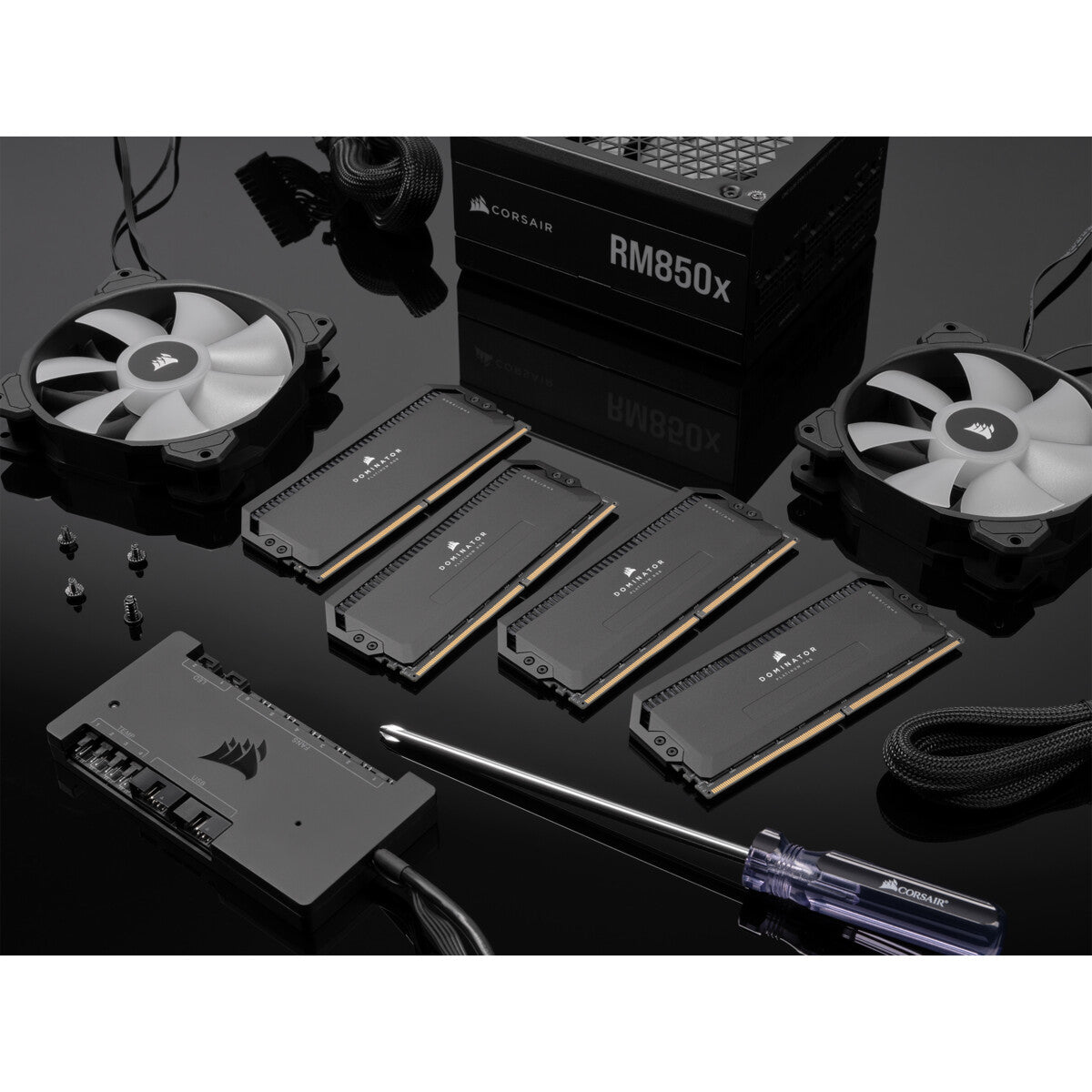 Corsair Dominator Platinum RGB - 64 GB 4 x 16 GB DDR5 5600 MHz memory module