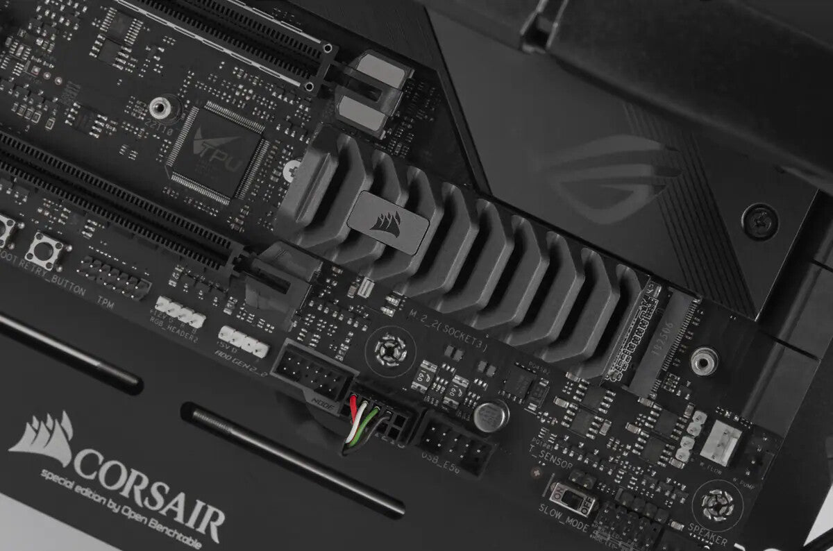 Corsair MP600 PRO XT - PCI Express 4.0 3D TLC NAND NVMe M.2 SSD - 8 TB