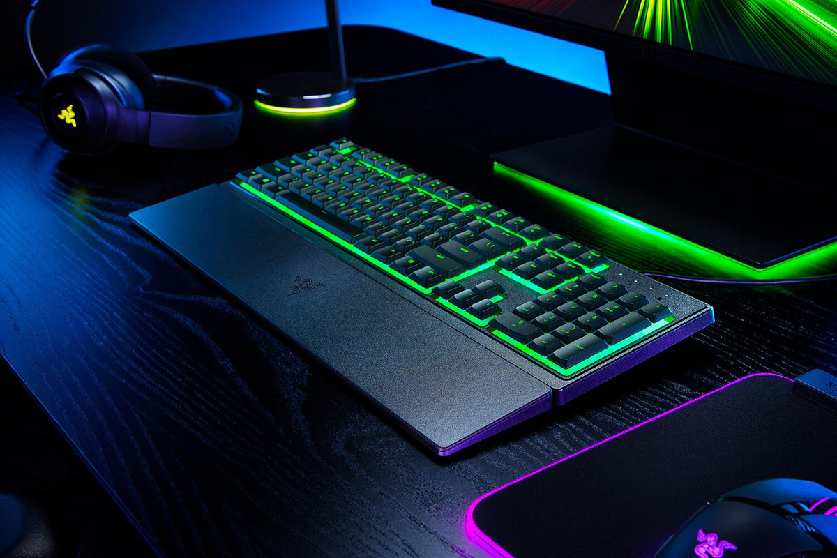 Razer Ornata V3 X - USB Wired RGB Membrane Gaming Keyboard in Black (QWERTY UK)