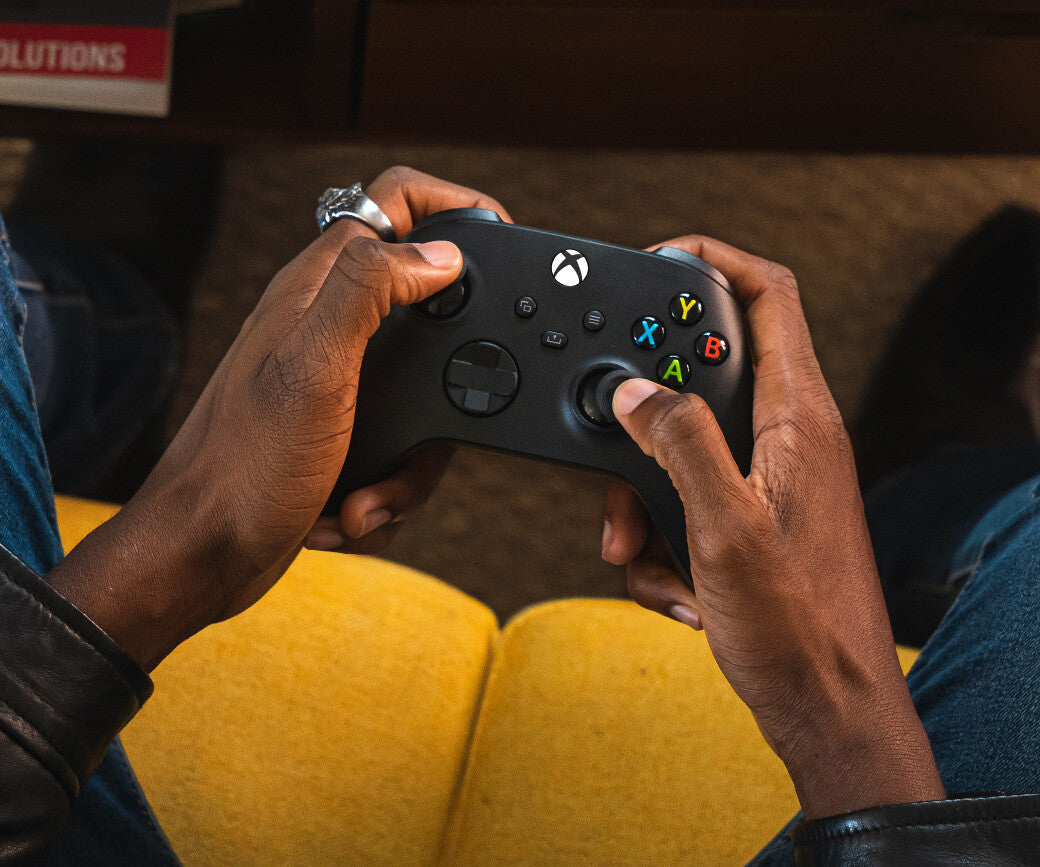 Microsoft Xbox Wireless Controller in Black